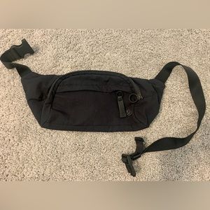 Lululemon waist pack